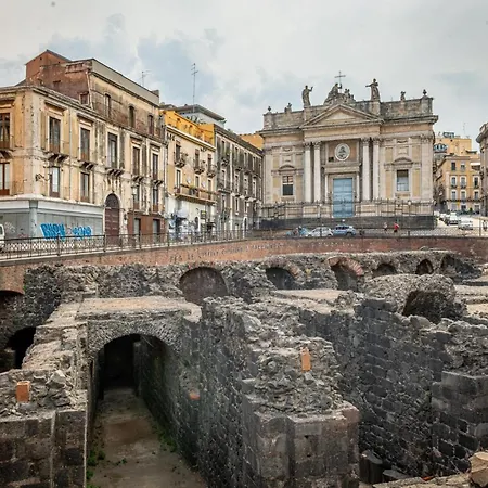 Ficurinias House Home-parking-centro Storico * Catania